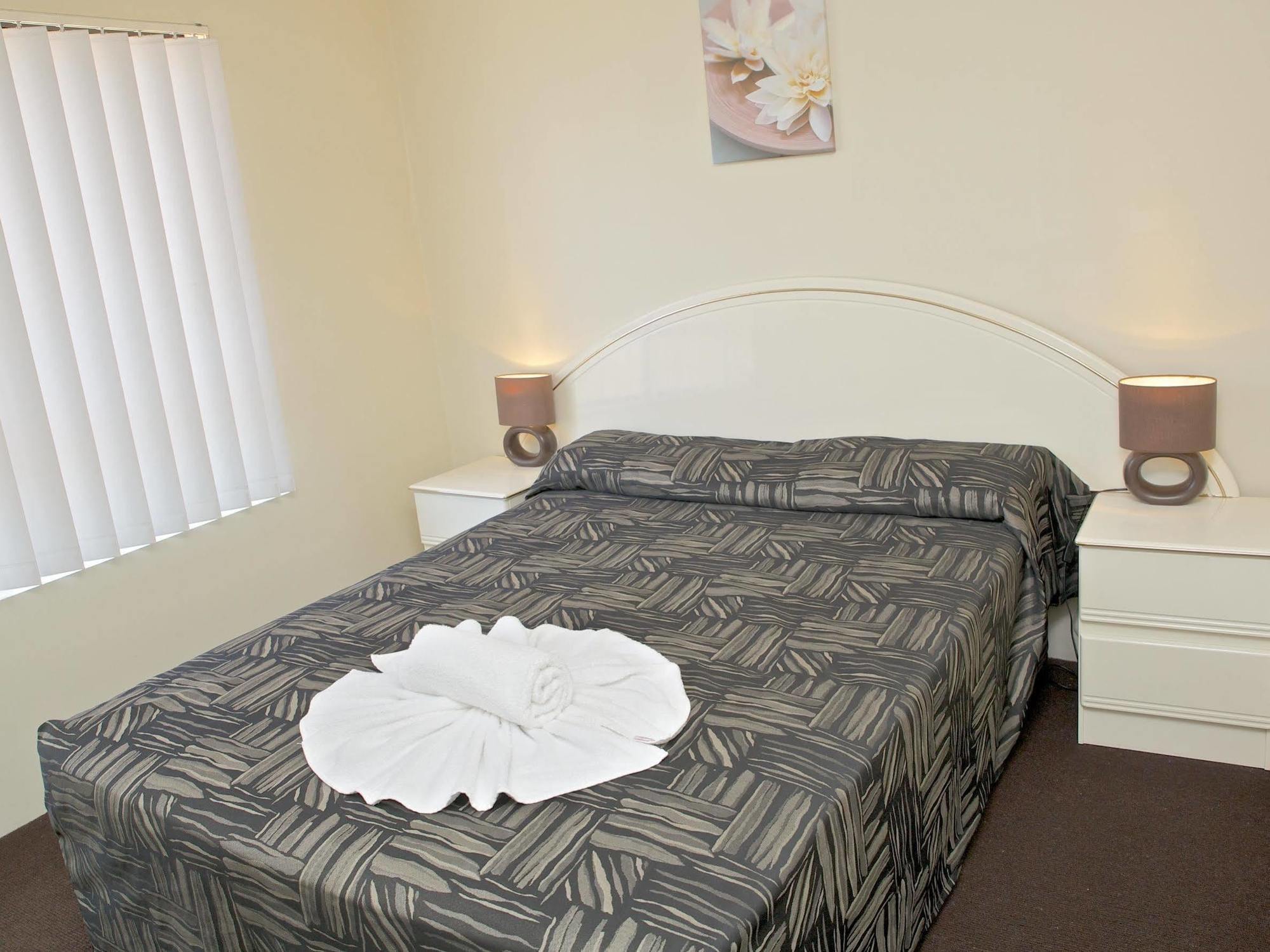 Chevron Palms By Premium Aparthotel 4*