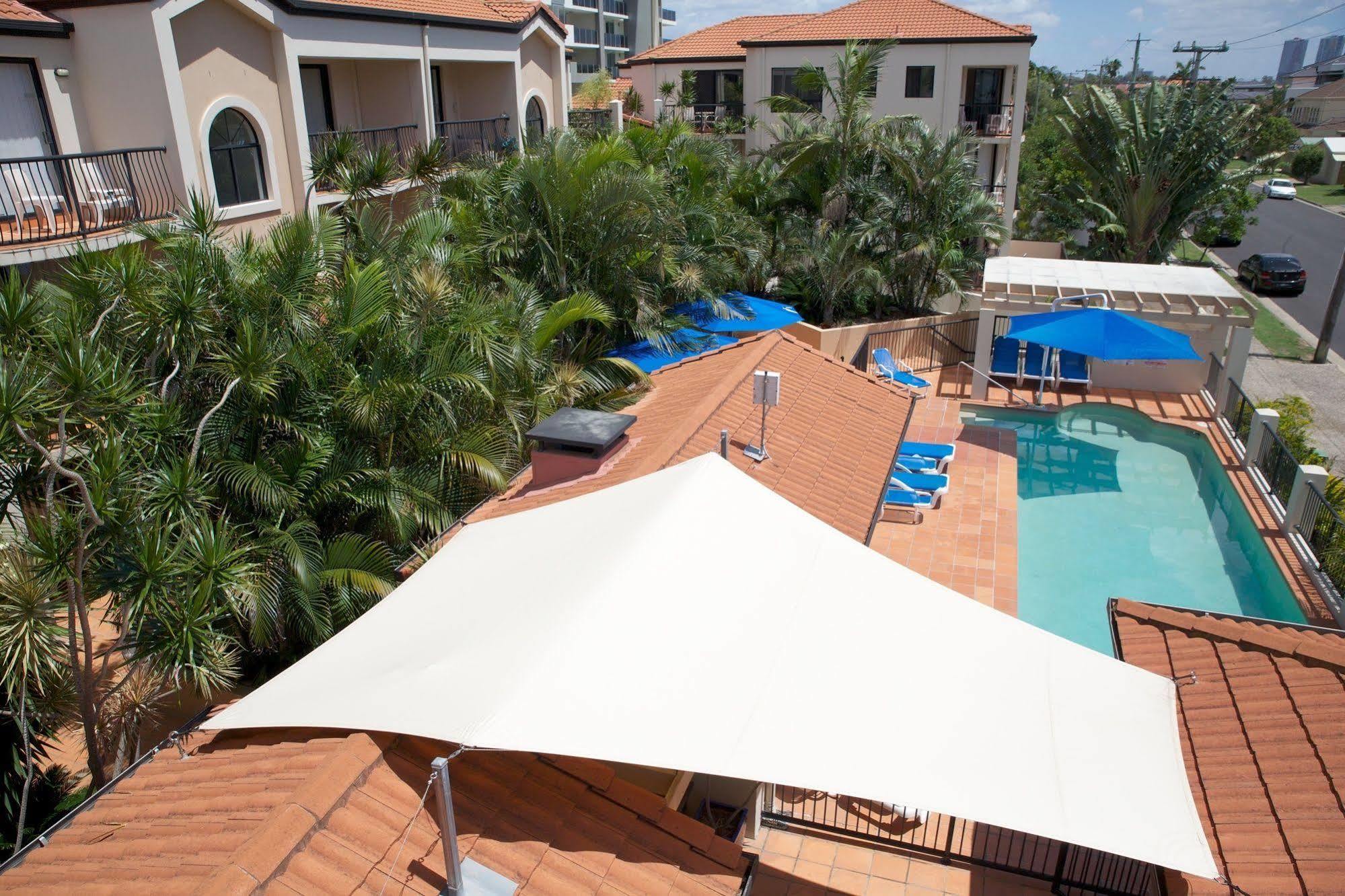 Chevron Palms By Premium Gold Coast