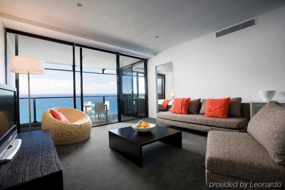 Mantra Circle On Cavill Aparthotel 4*