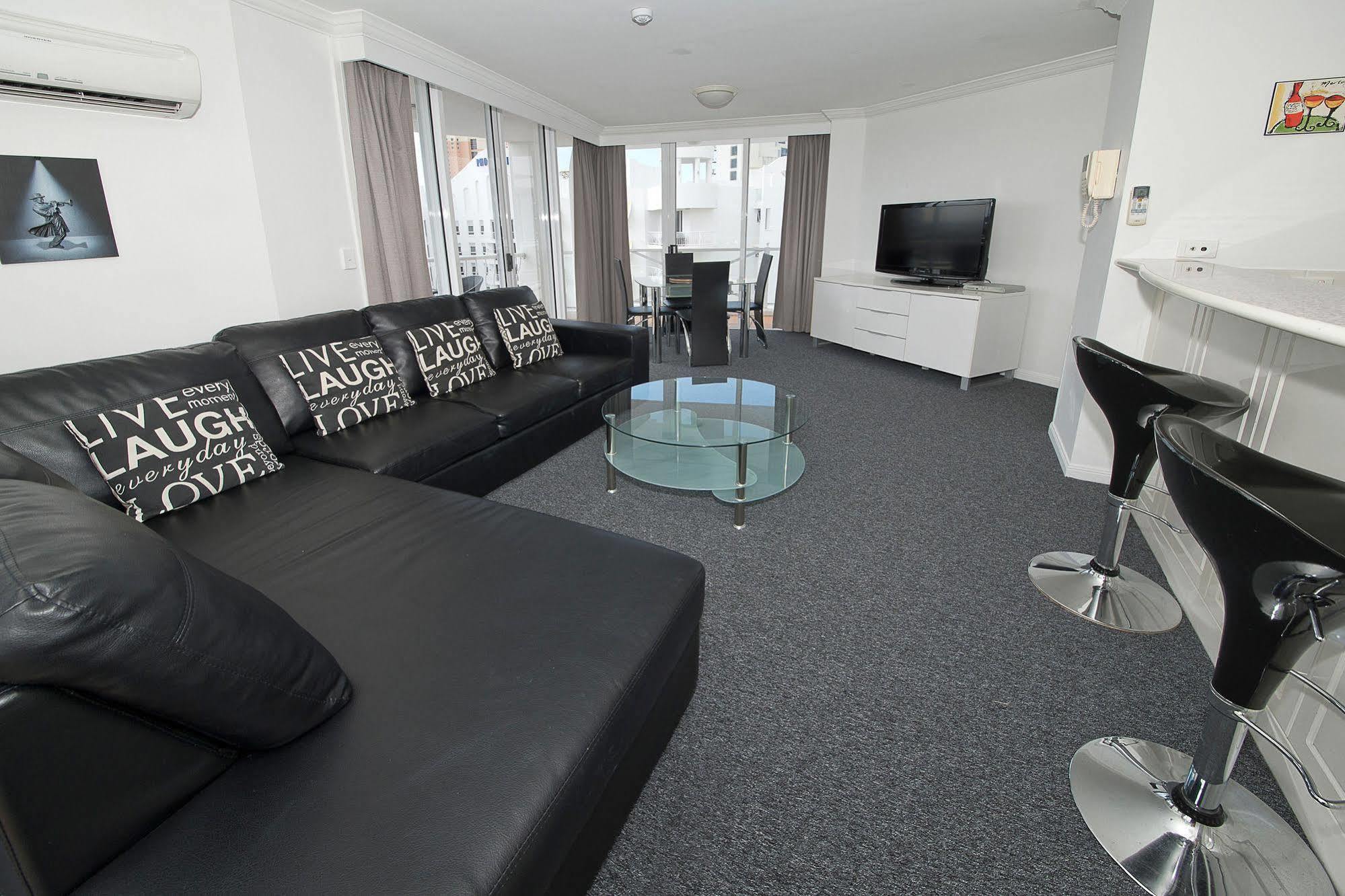 Broadbeach Aparthotel 4*