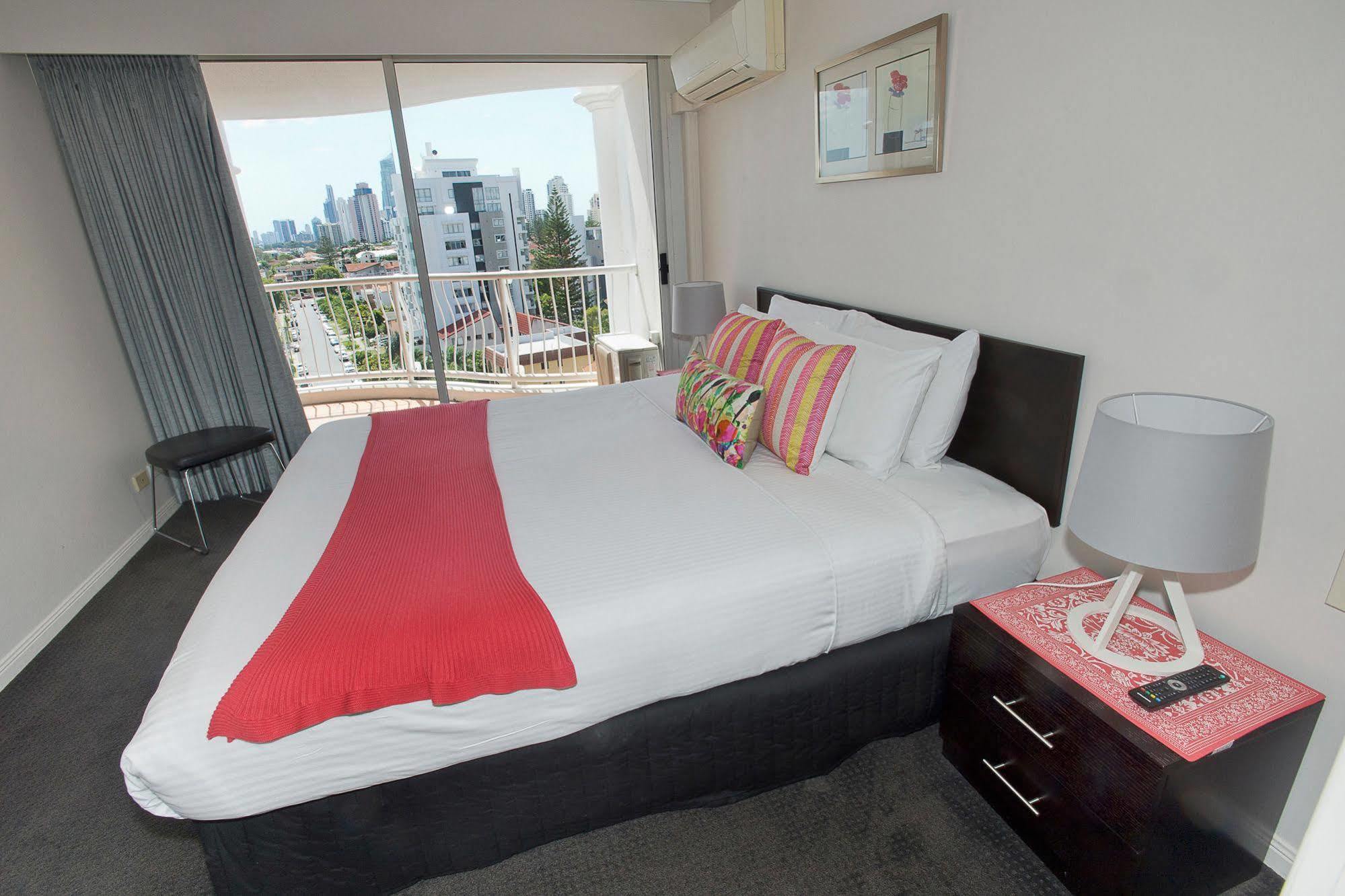 Broadbeach 4*