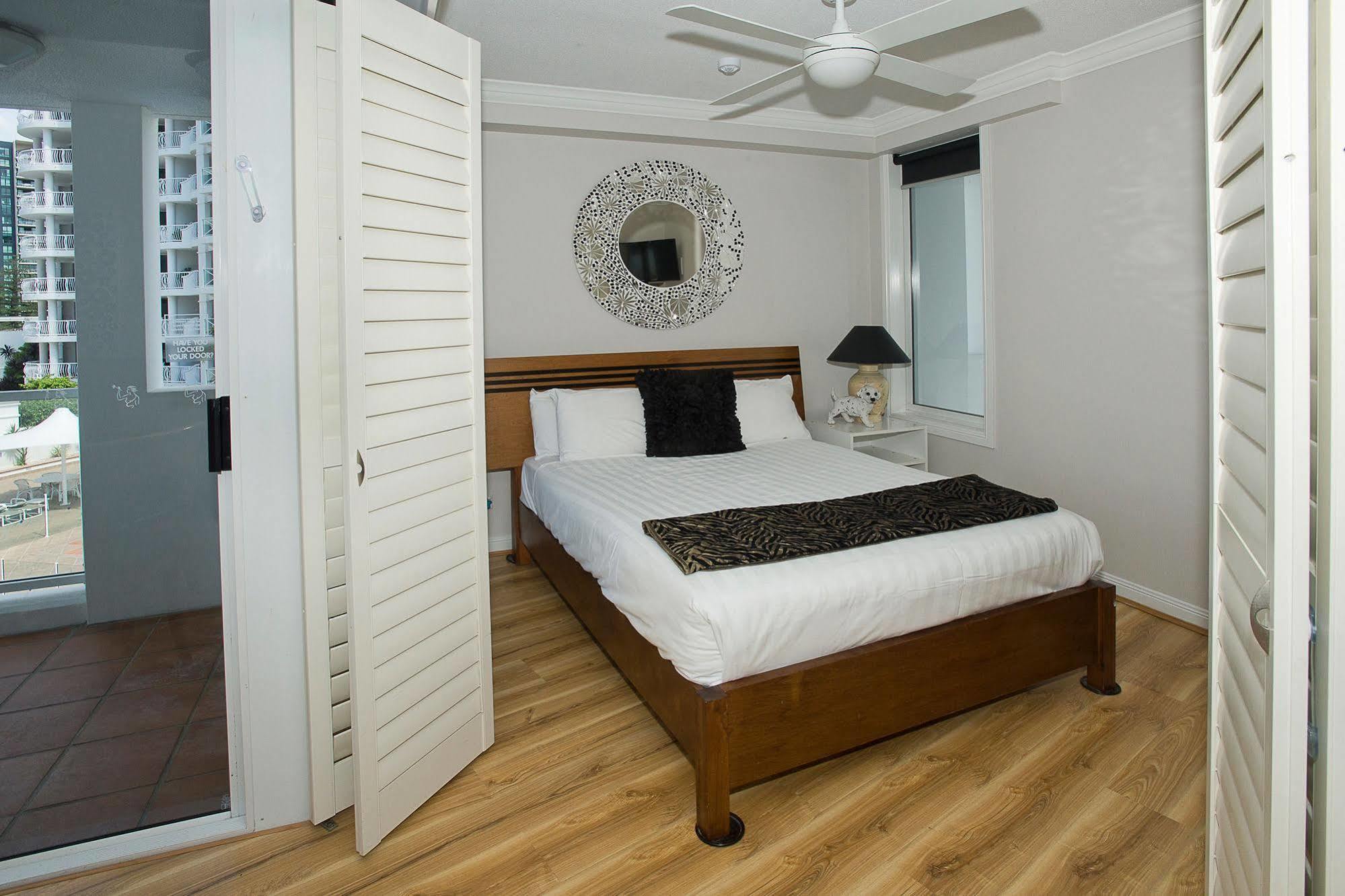 Broadbeach Aparthotel 4*