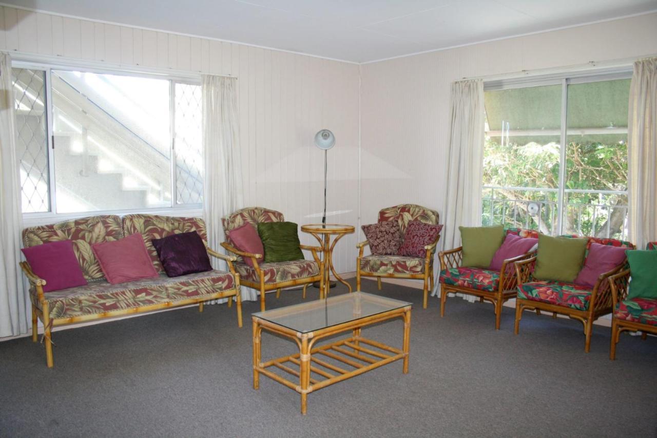 Apartment White Dolphin Unit 5 *
