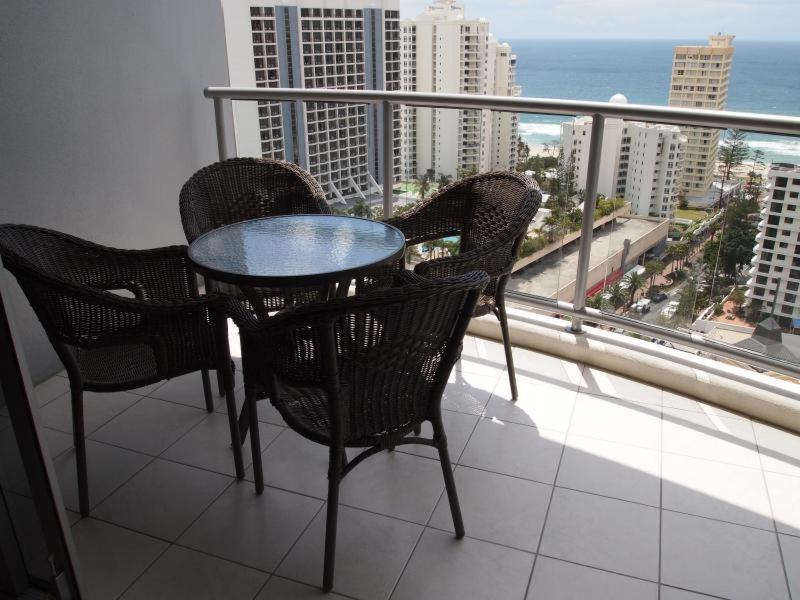 Deluxe Chevron Renaissance Apartment Gold Coast