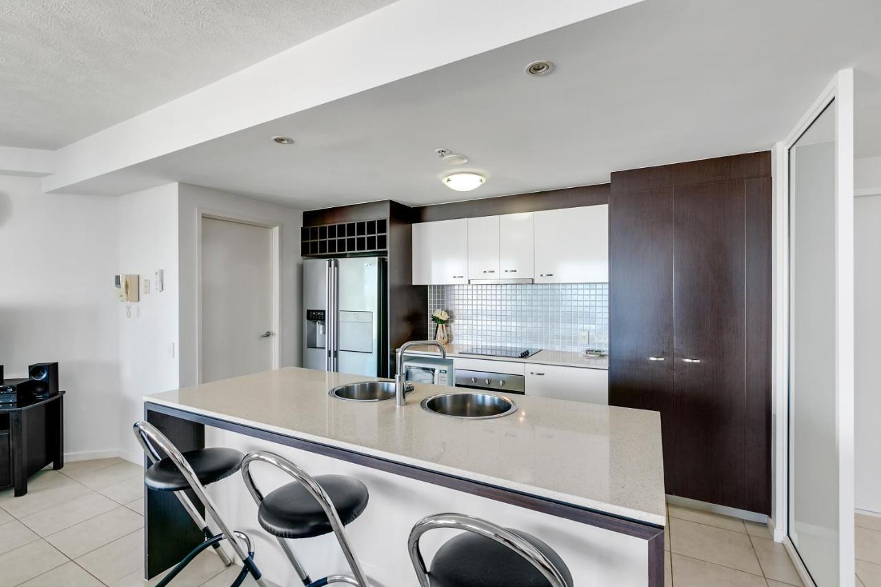 Apartment Wings Resort, And 2 Story Penthouses - We Accommodate Gold Coast
