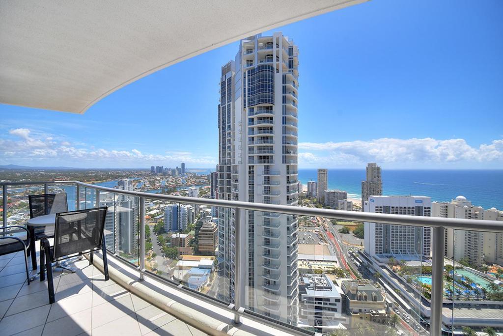Apartment Deluxe Chevron Renaissance Gold Coast