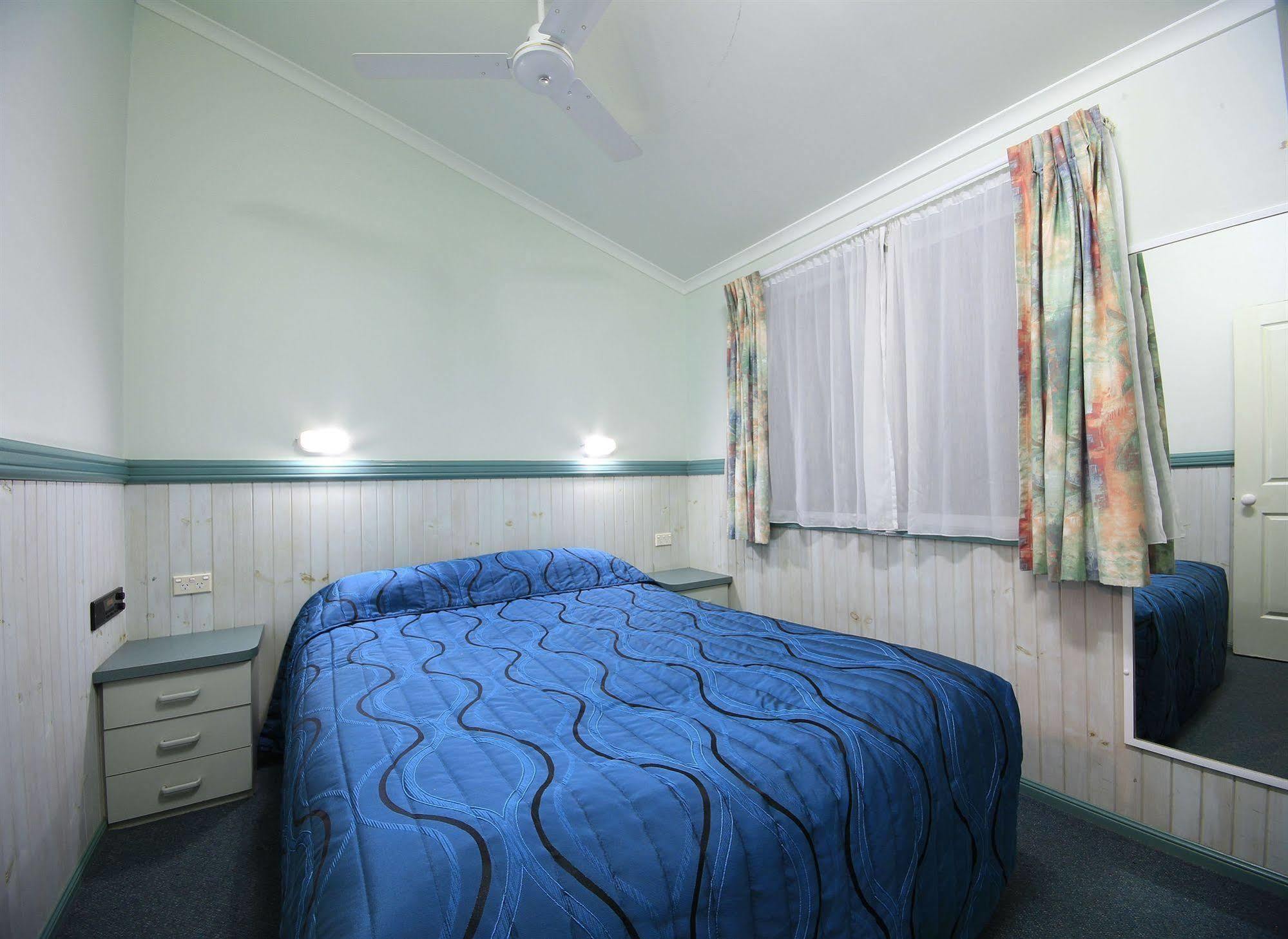 Ashmore Palms Village Resort 4*