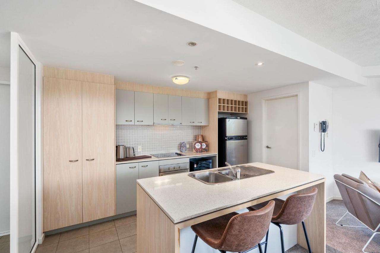 Wings Resort, And 2 Story Penthouses - We Accommodate * Gold Coast
