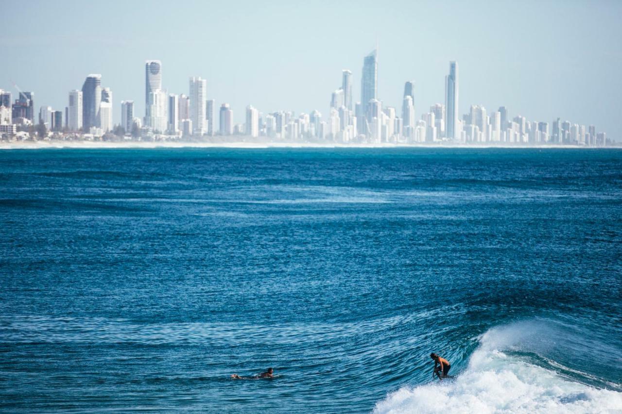 Kirra Surf
