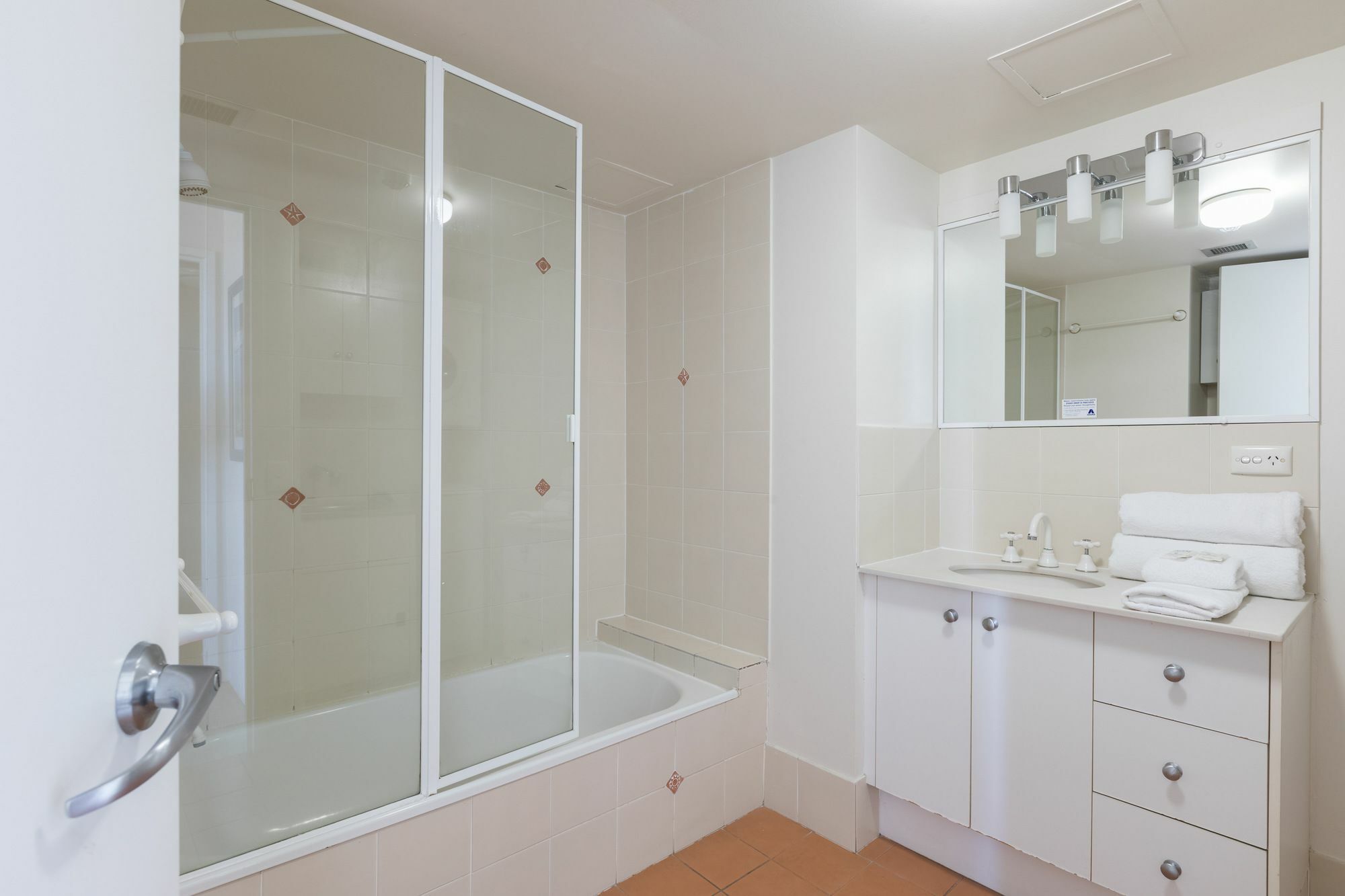 Resort Palmerston Tower On Southport Broadwater 3*
