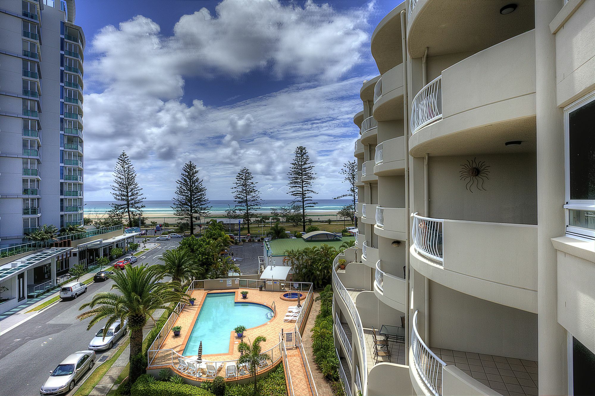 Kirra Aparthotel
