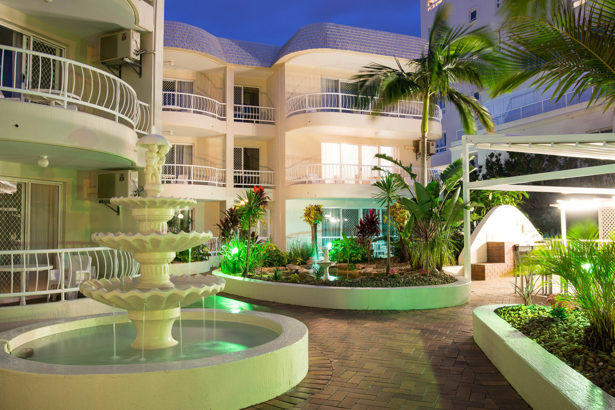 Golden Shores Club *
