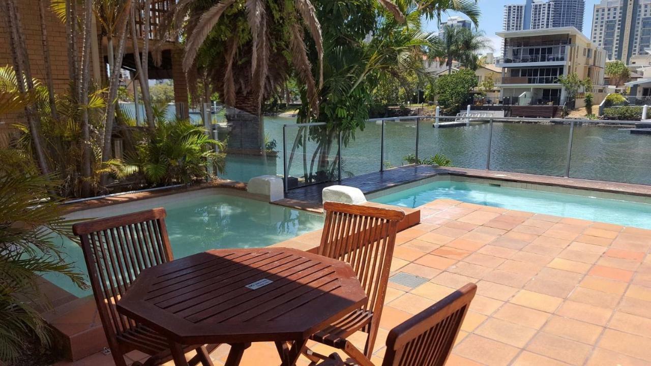 Emerald Surfers Paradise Shared Hostel *