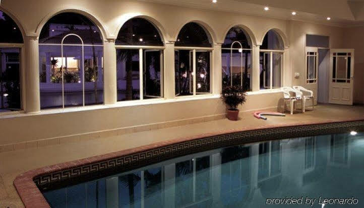 Royal Woods 4*