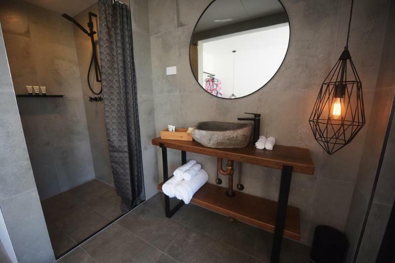 Hotel The Pink Coolangatta 4*