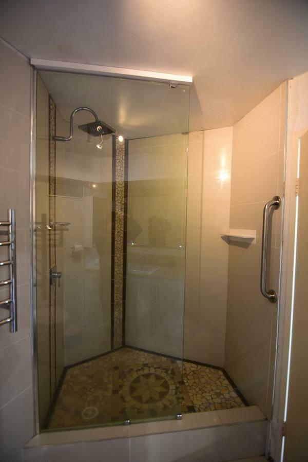 Apartment Surfers Haven *