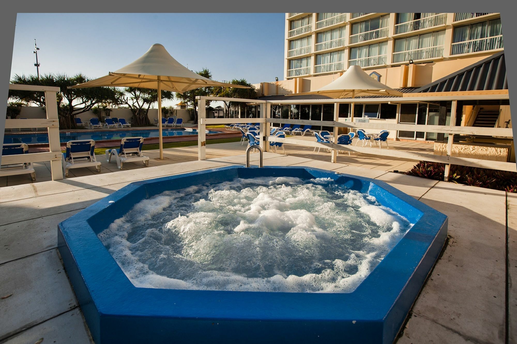 Chateau Beachside Resort 3*