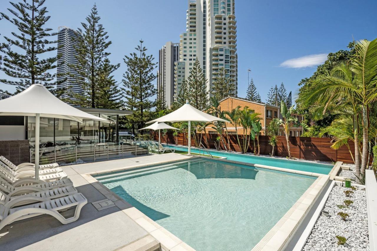 Ultra Broadbeach Resort 4*