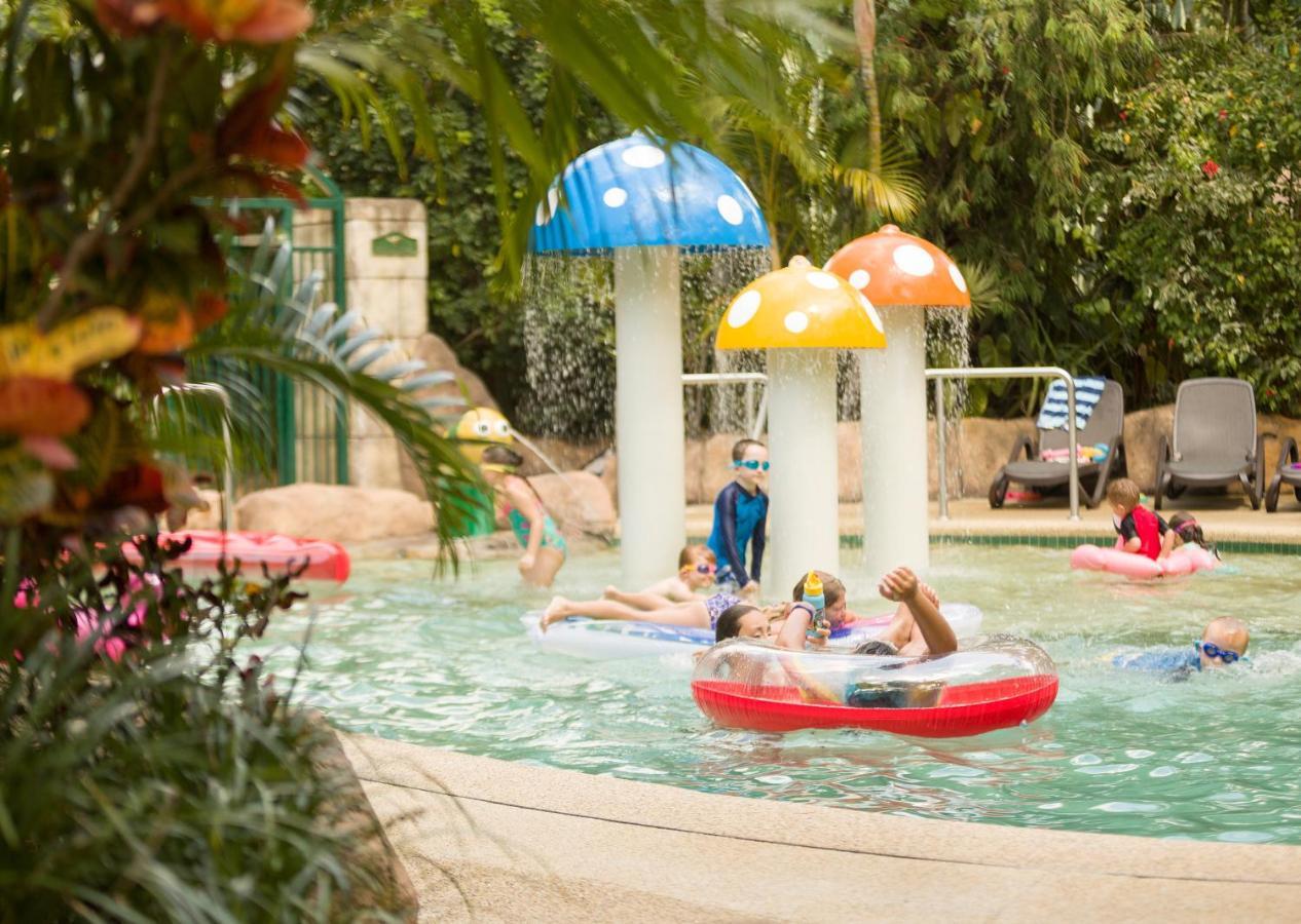 Ashmore Palms Village Resort 4*