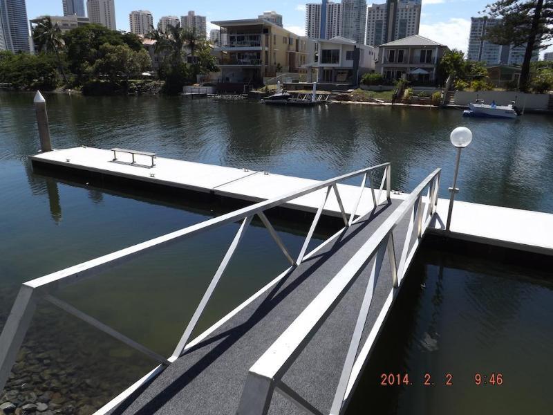 Emerald Surfers Paradise Shared Hostel