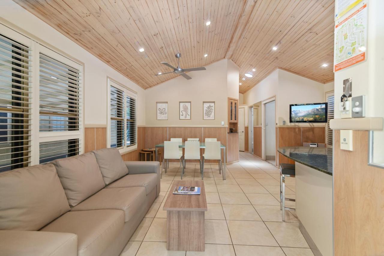 Ashmore Palms Village Resort