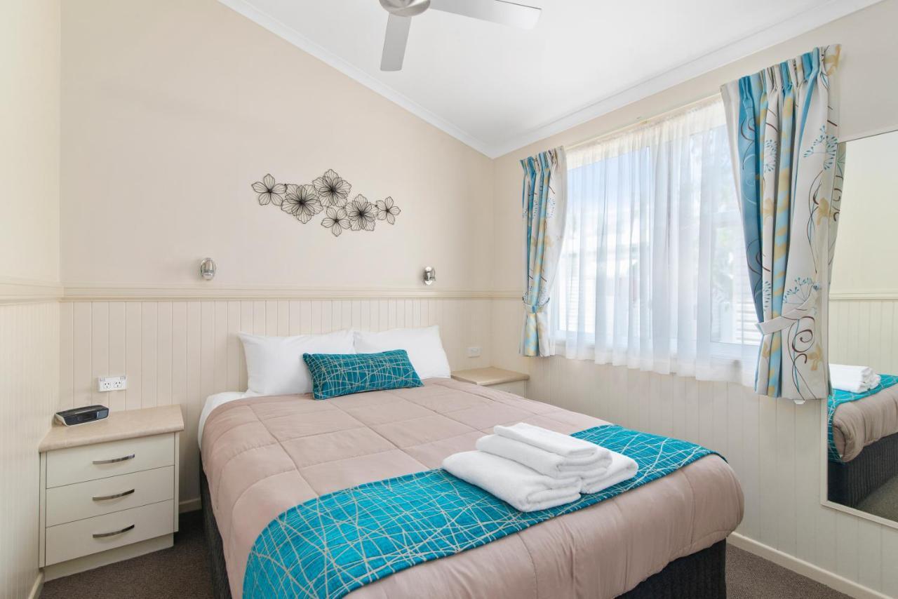 Ashmore Palms Village Resort