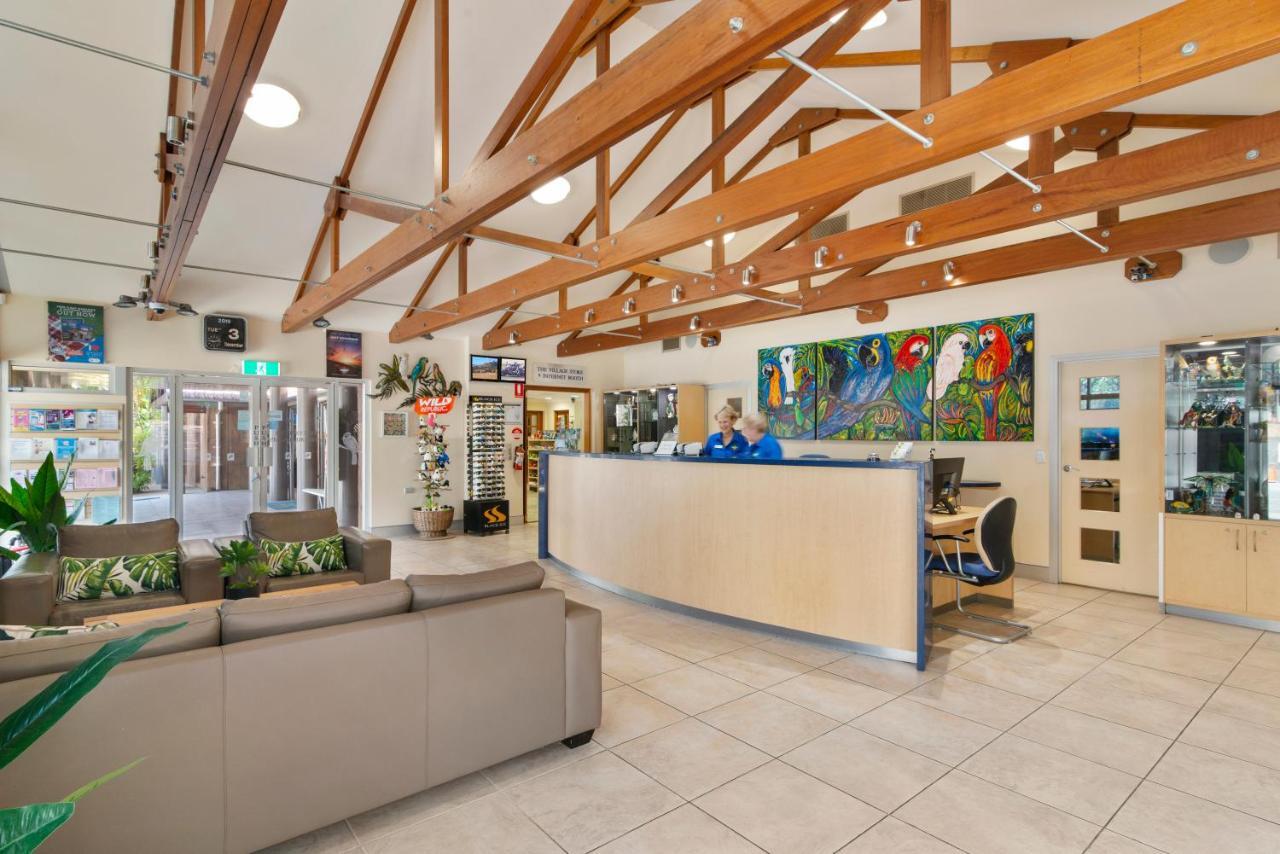Ashmore Palms Village 4*