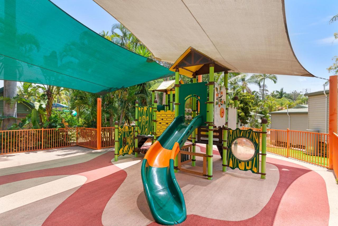 Ashmore Palms Village Resort 4*