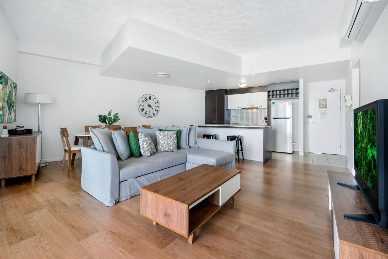 Wings Resort, And 2 Story Penthouses - We Accommodate Apartment *