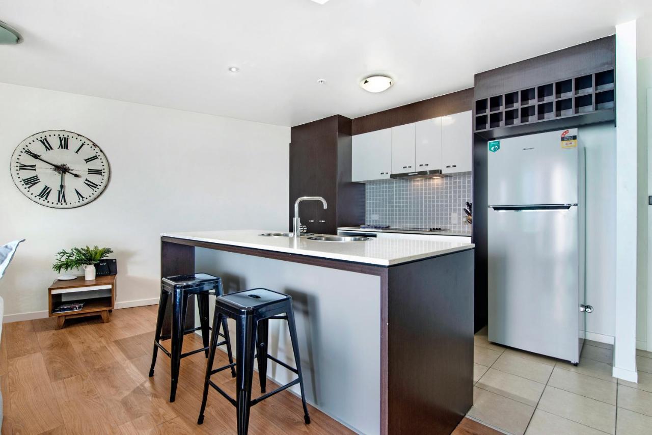 Wings Resort, And 2 Story Penthouses - We Accommodate *