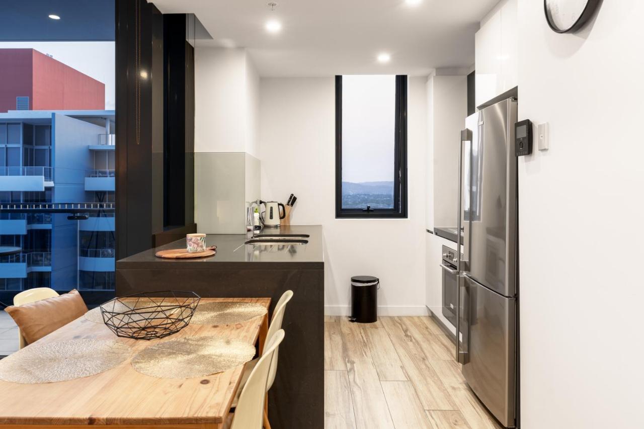 Apartment Modern, Carefree Living Style Apt In Southport