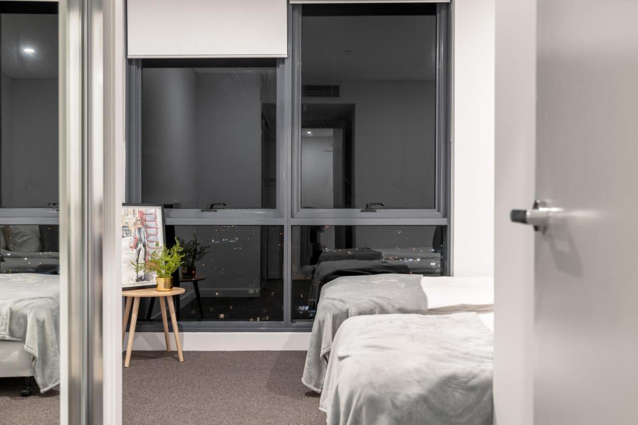 Apartment Modern, Carefree Living Style Apt In Southport