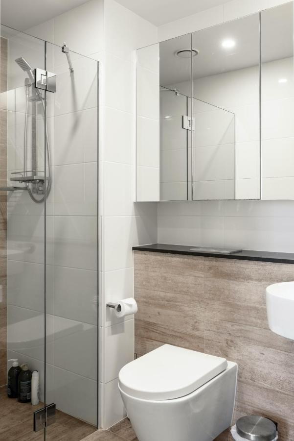 Apartment Modern, Carefree Living Style Apt In Southport *