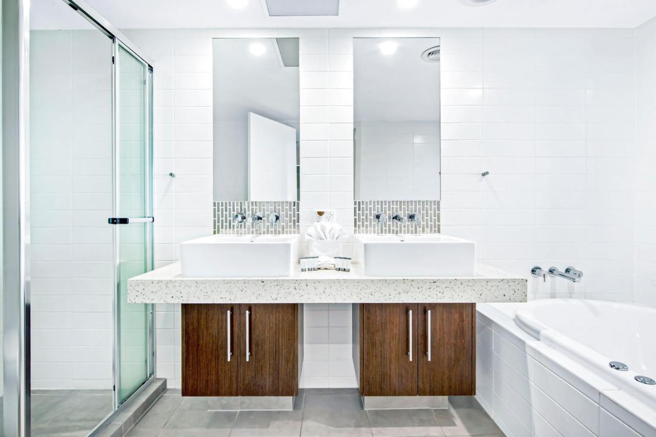 Wings Resort, And 2 Story Penthouses - We Accommodate Gold Coast