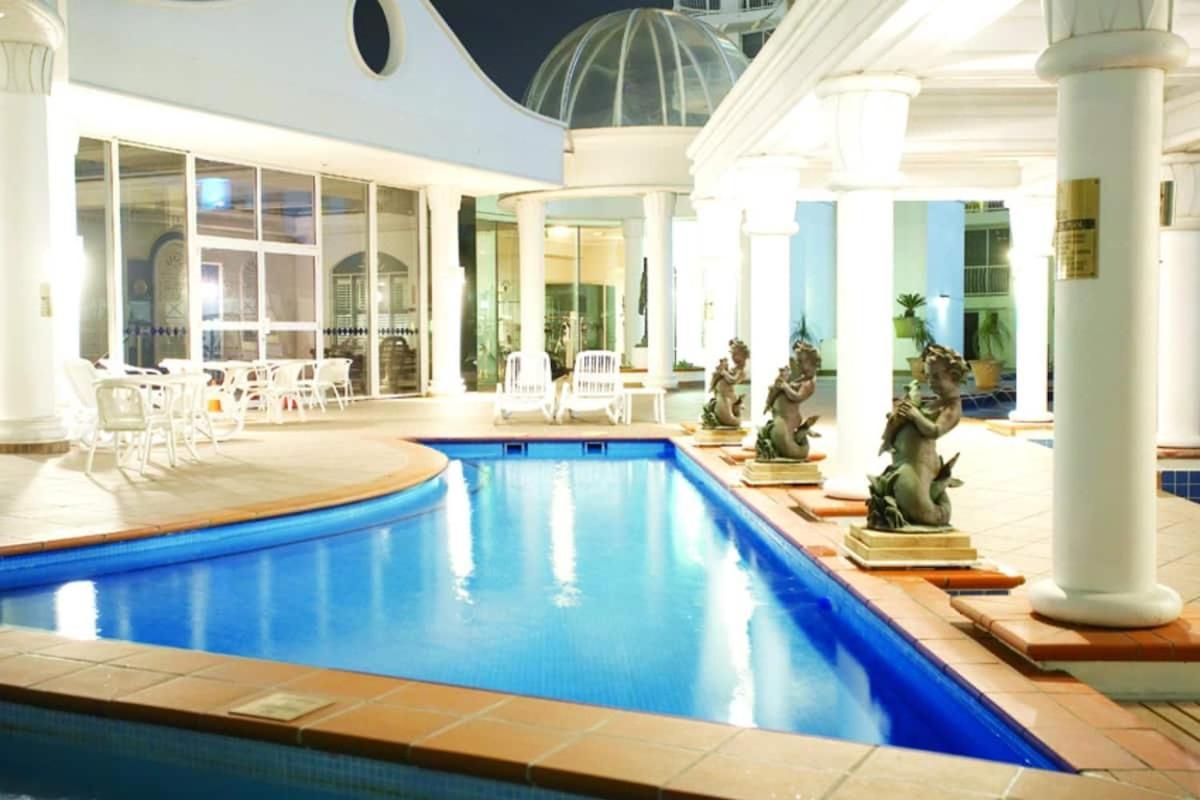 Broadbeach Aparthotel 4*