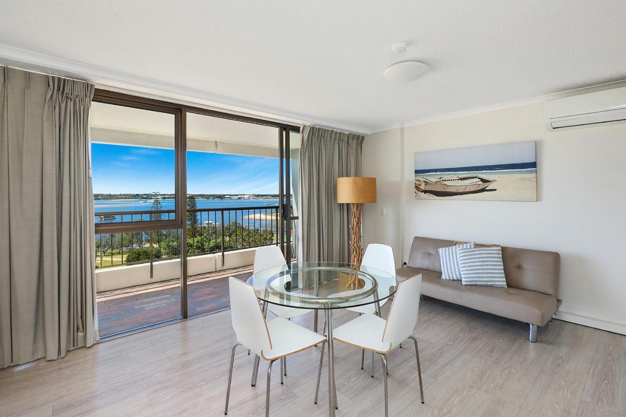 Palmerston Tower On Southport Broadwater 3*
