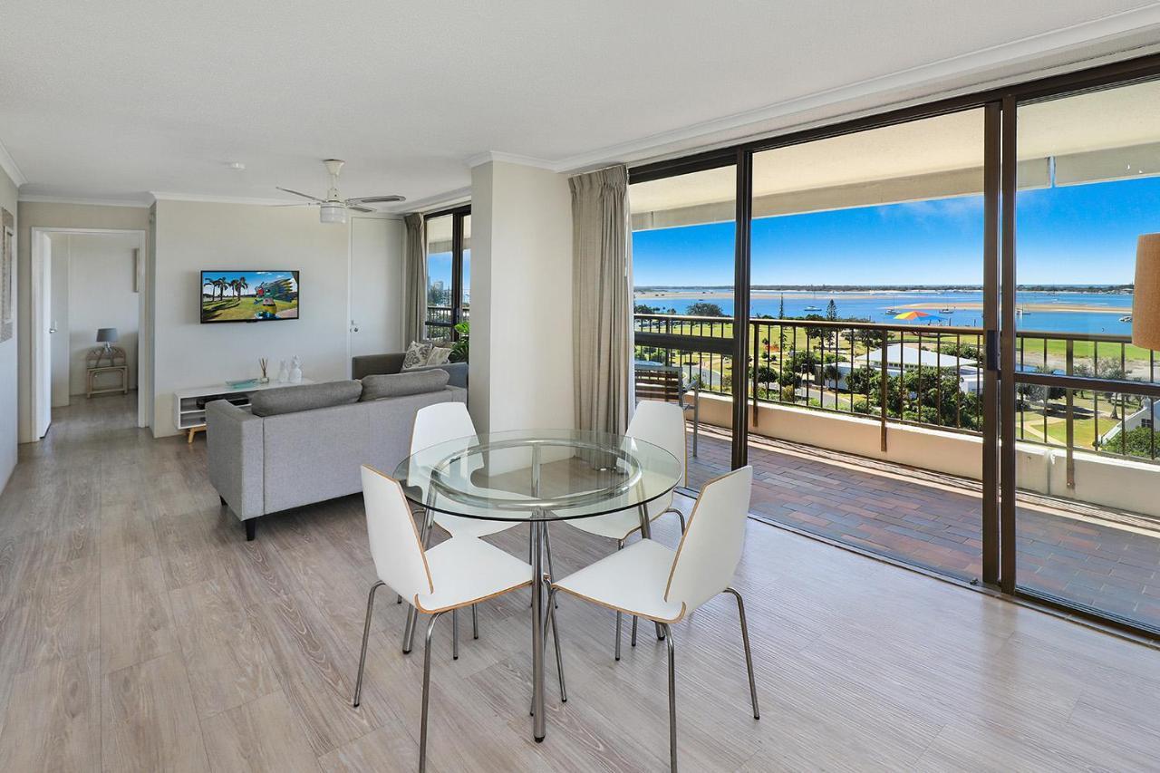 Palmerston Tower On Southport Broadwater 3*