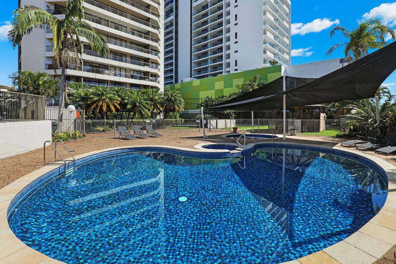 Palmerston Tower On Southport Broadwater Gold Coast