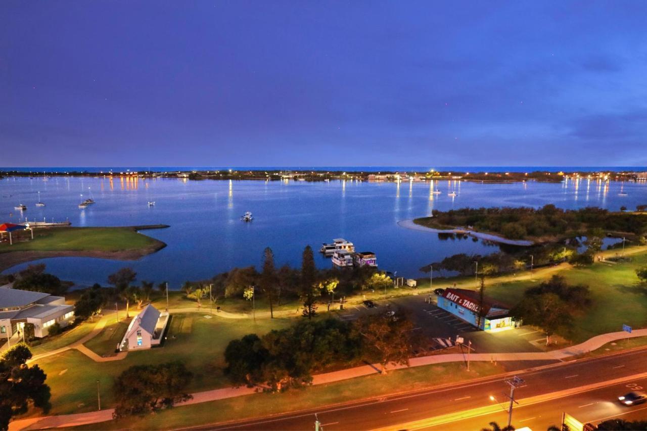 Resort Palmerston Tower On Southport Broadwater 3*