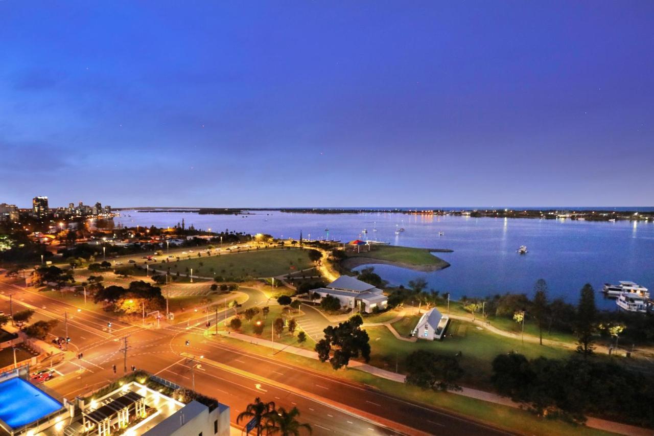Palmerston Tower On Southport Broadwater 3*