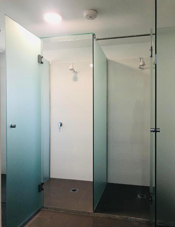 Hostel Surf Boutique Backpackers - Free Breakfast Gold Coast
