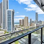 Circle On Cavill, Apartments And Sub Penthouses - We Accommodate