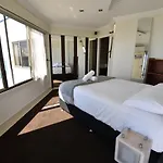 Aloha Surfers Paradise!