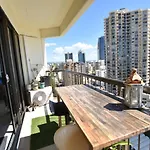 Aloha Surfers Paradise!