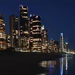 High-End Apartment In The Soul Of Surfers Paradise