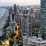 High-End Apartment In The Soul Of Surfers Paradise