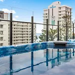 Ocean-View Studio Near Beach With Rooftop Jacuzzis