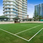 Glamorous Unit With Pools, Balcony & Ocean Vistas