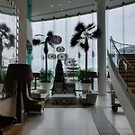 High-End Apartment In The Soul Of Surfers Paradise