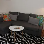 Lovely 1 Bedroom Apartment Steps To The Beach